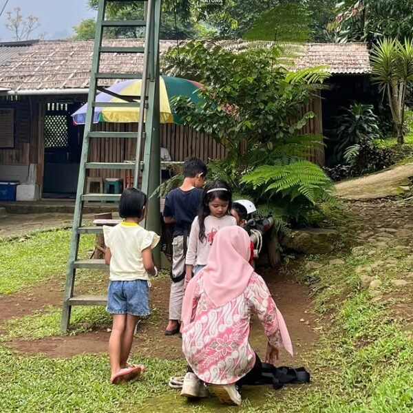 Flying Fox untuk Anak di Natura Sukabumi (2)