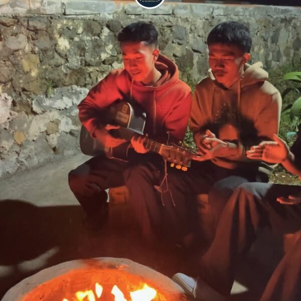 Glamping Bareng Teman dan Sahabat_Api Unggun Time (2)