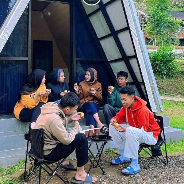 Glamping Bareng Teman dan Sahabat_Coffee Time (1)