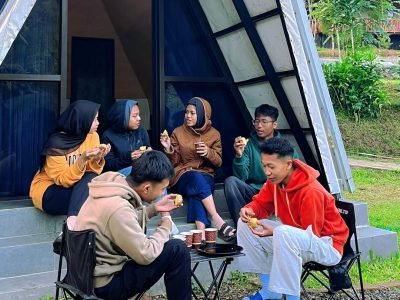 Glamping Bareng Teman dan Sahabat_Coffee Time (1)